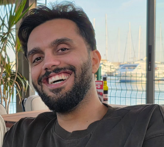 عکسِ پویان  غلامی
