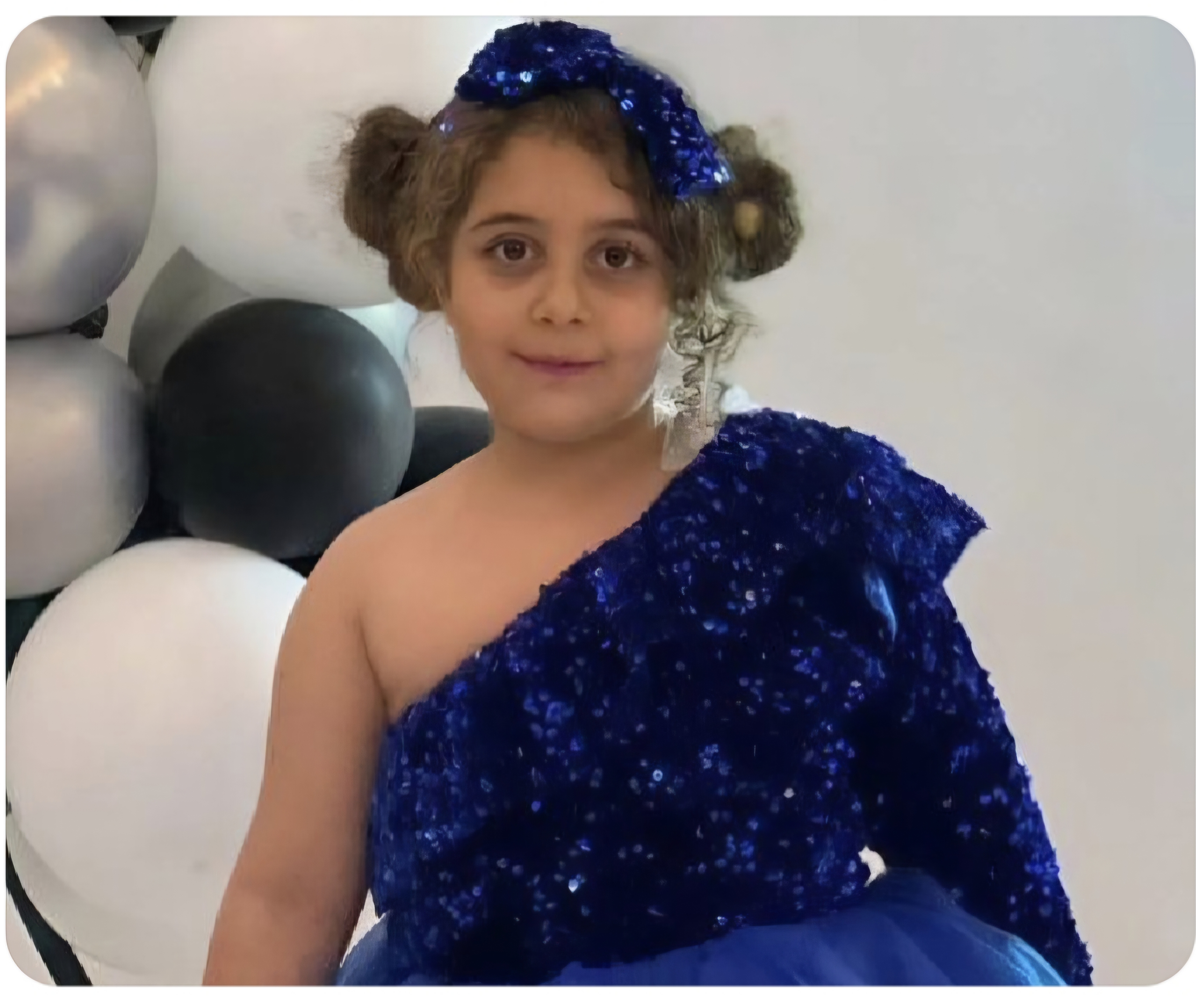 عکسِ آنیلا ابوطالبیان